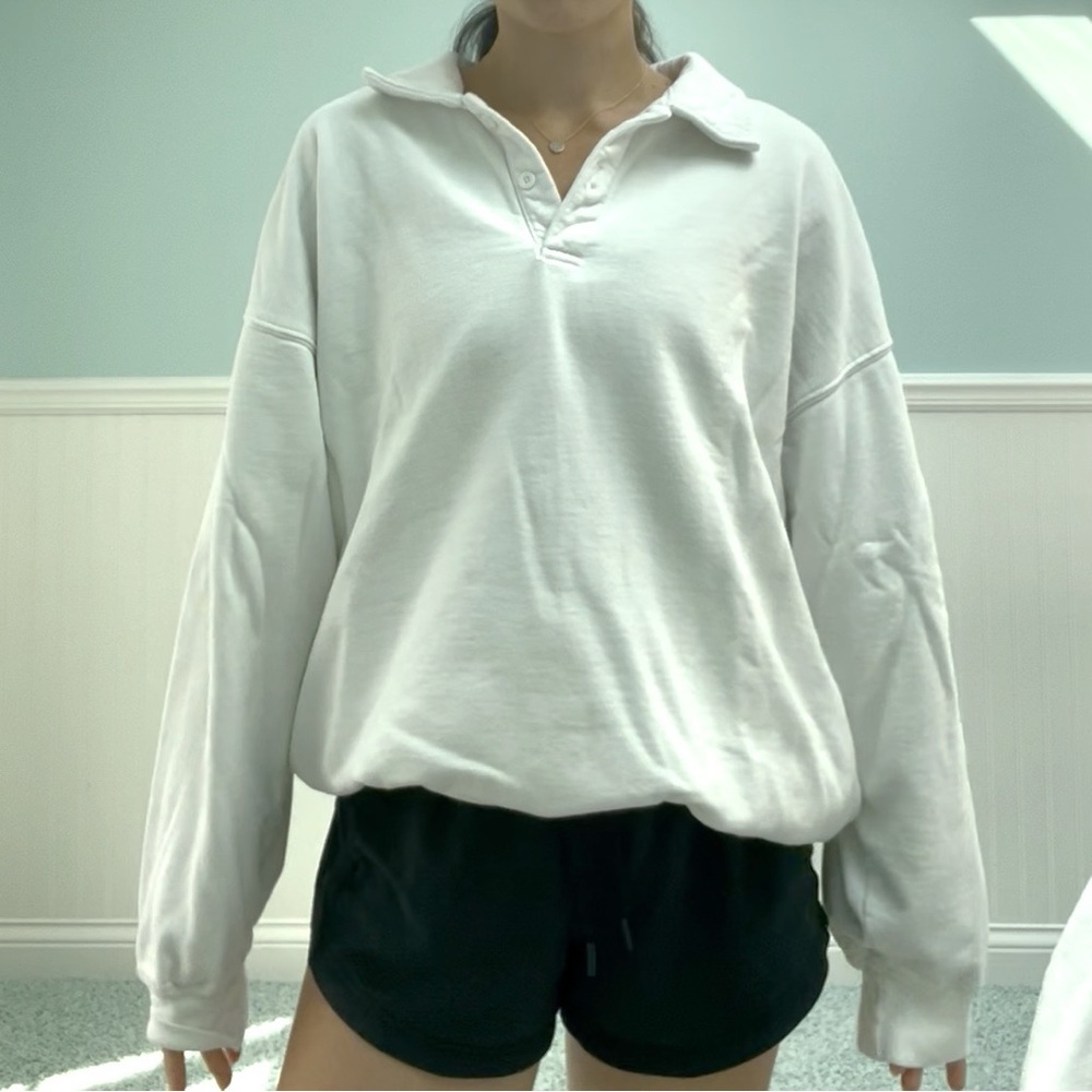 Brandy Melville (John Galt) White Collared Sweatfleece Pullover